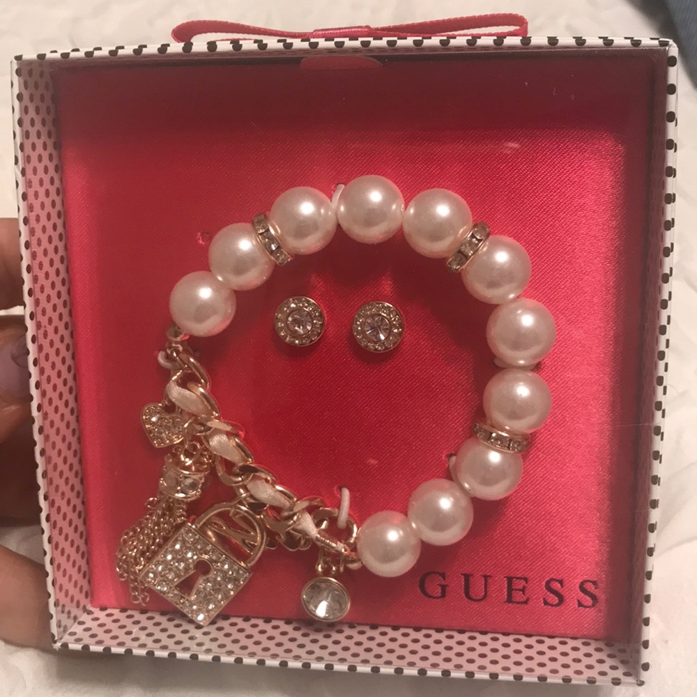 Guess bracelet and earrings. “New”